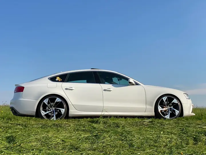 Audi A5 2012 photo 2