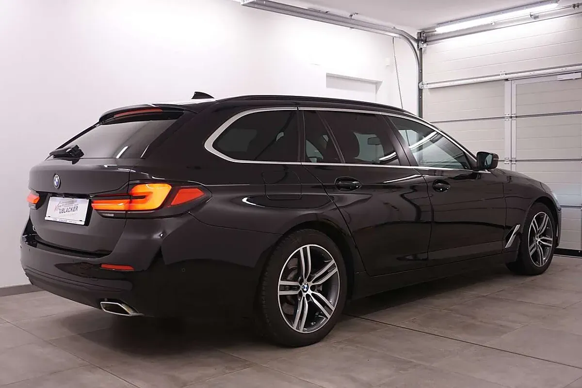 BMW 5 Series 2022 photo 2