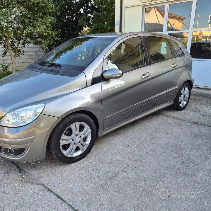 Mercedes-Benz B 200 Cdi 2007 photo 2