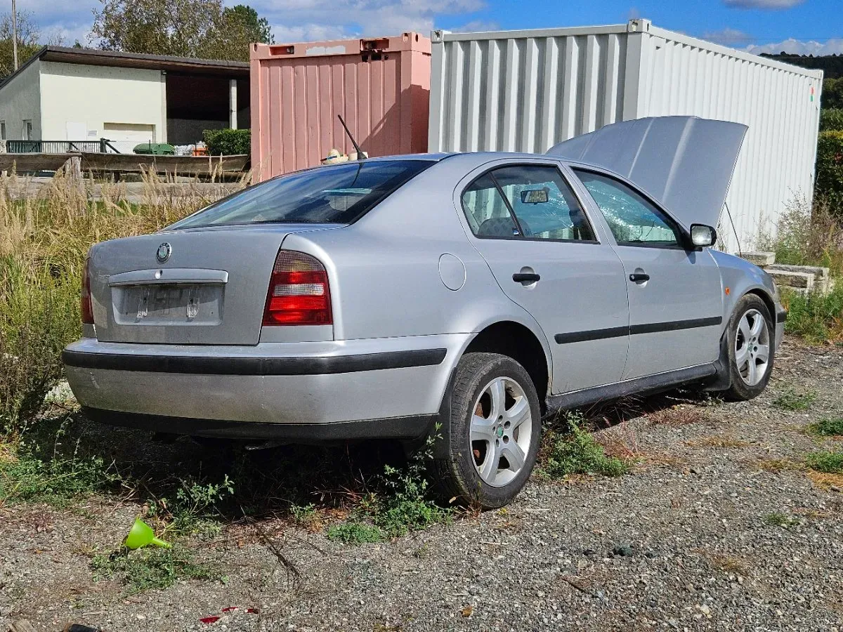 Skoda Octavia 1998 photo 2
