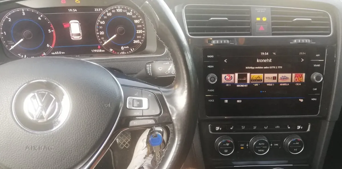 Volkswagen Golf 2019 photo 3