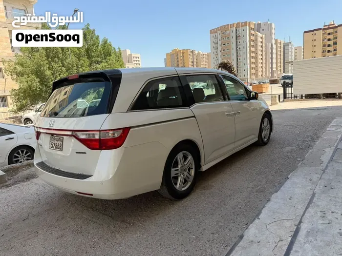 Honda Odyssey 2013 photo 3
