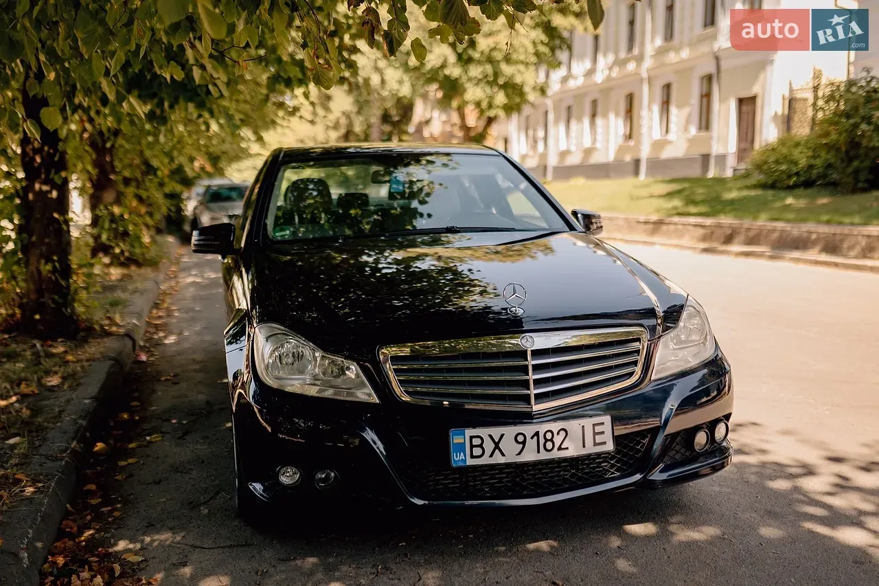 Mercedes-Benz C-Class 2012 photo 2