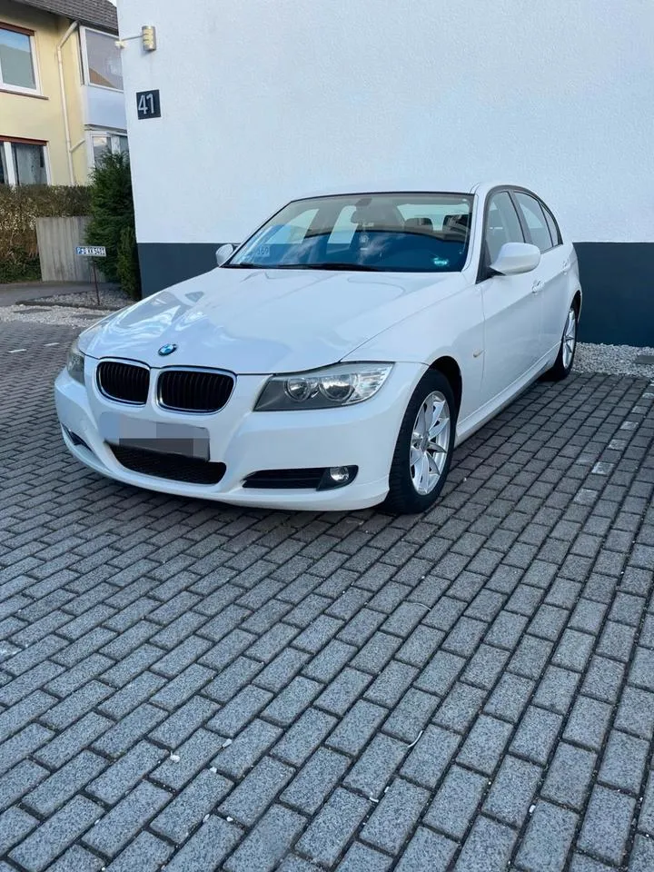 BMW E90