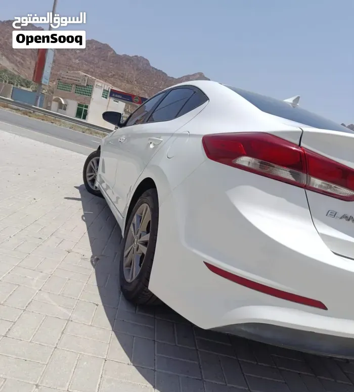 Hyundai Elantra 2018 photo 2