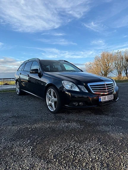 Mercedes-Benz E200 D
