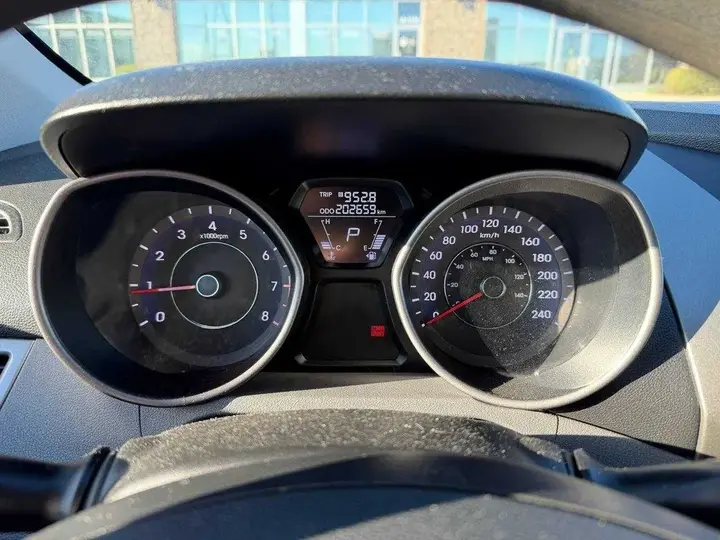 Hyundai Elantra 2013 photo 5