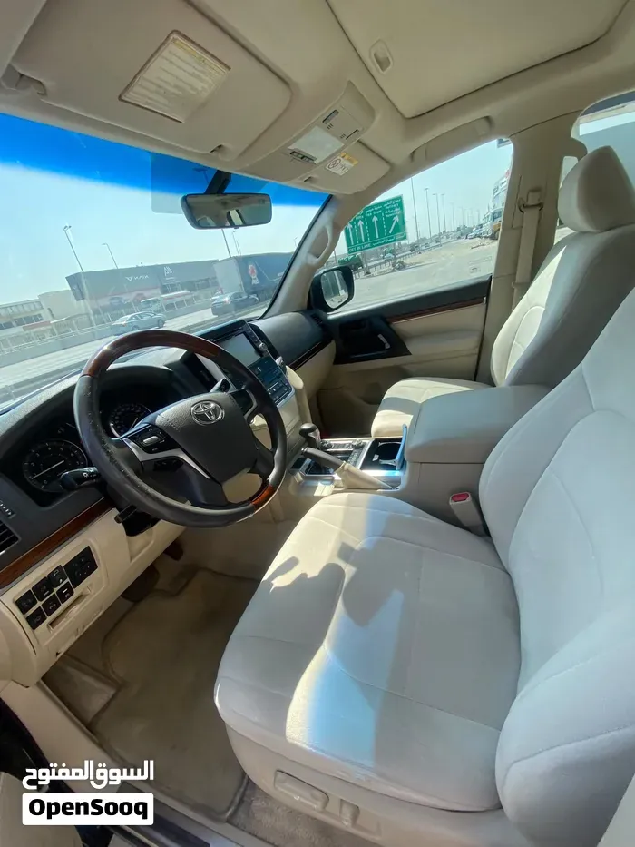 Toyota Land Cruiser 2018 photo 2