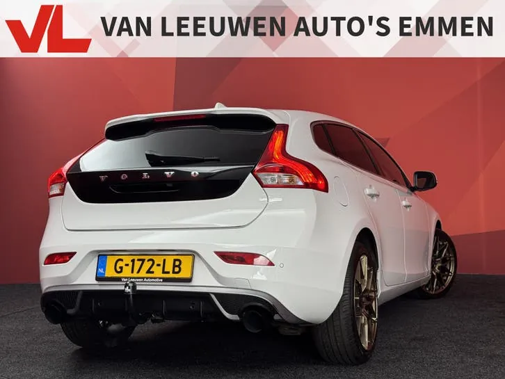 Volvo V40 2019 photo 2