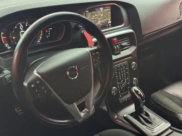 Volvo V40 2019 photo 3