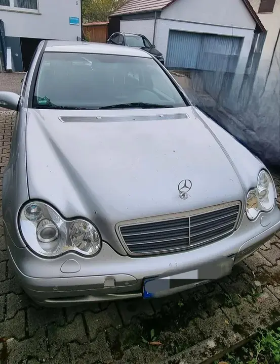 Mercedes-Benz C 240