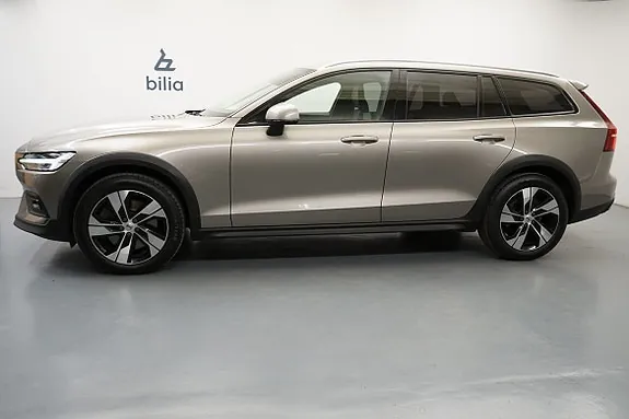 Volvo V60 Cross Country 2020 photo 2
