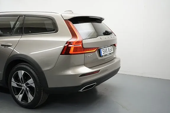 Volvo V60 Cross Country 2020 photo 3