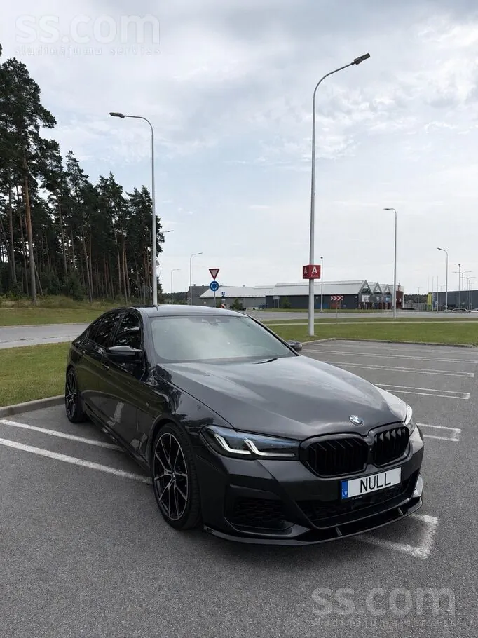 BMW M550I 2019 photo 2