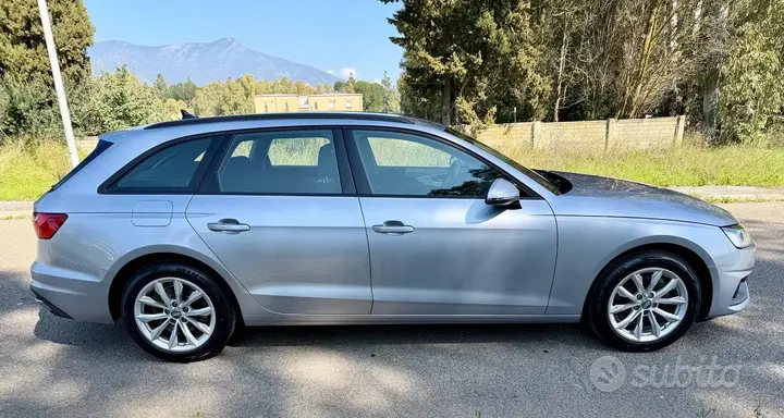 Audi A4 Avant 2022 photo 4