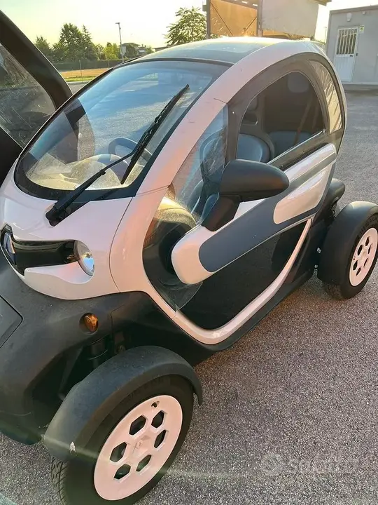Renault Twizy 2013 photo 2