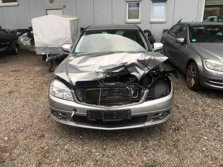 Mercedes-Benz C180