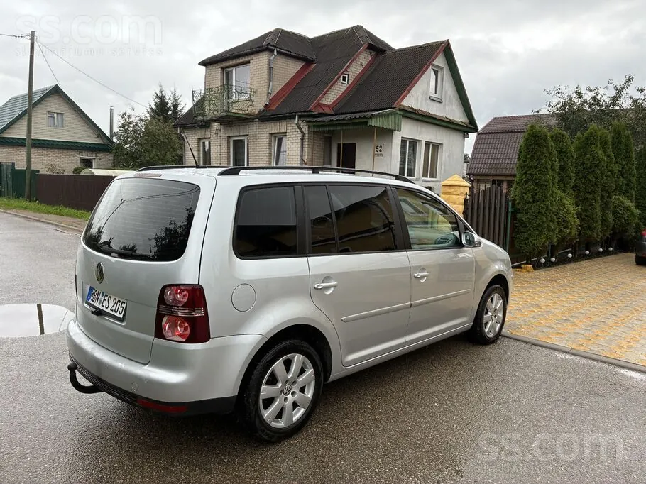 Volkswagen Touran 2009 photo 5