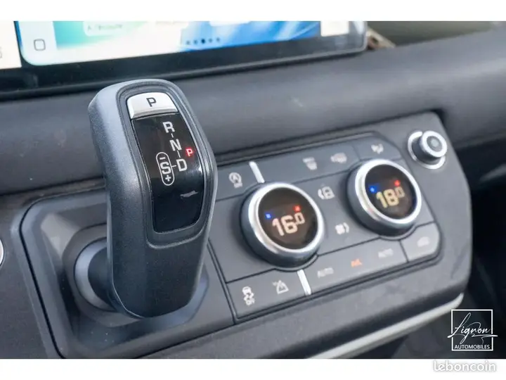 Land Rover Defender 2021 photo 4