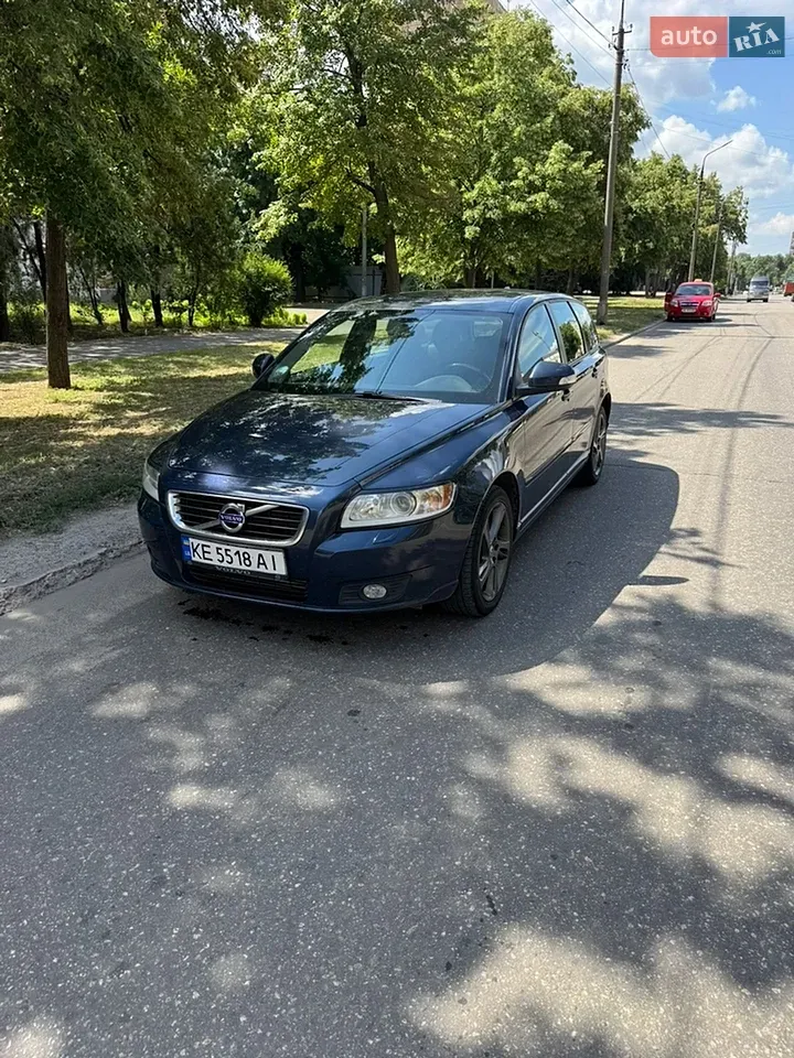 Volvo V50 2012 photo 2