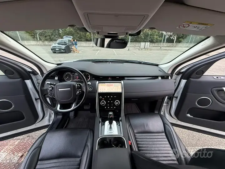 Land Rover Discovery Sport 2021 photo 5