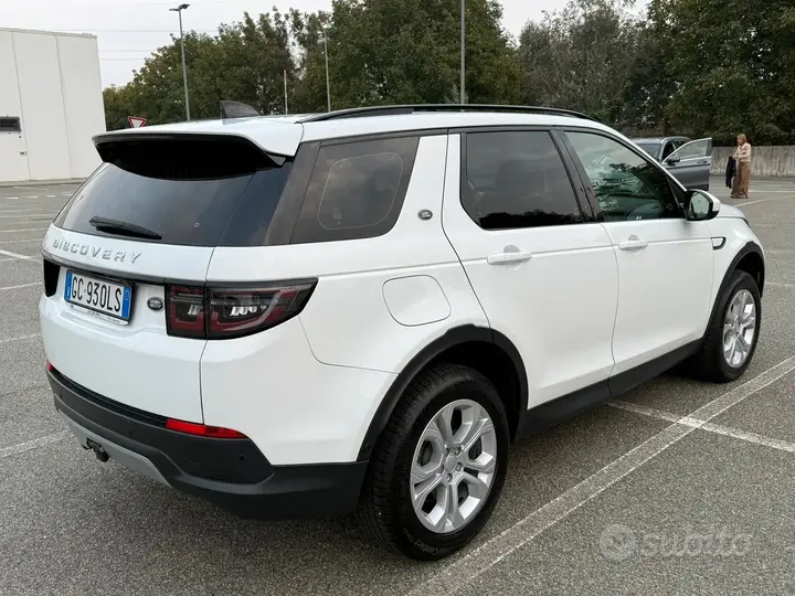 Land Rover Discovery Sport 2021 photo 4