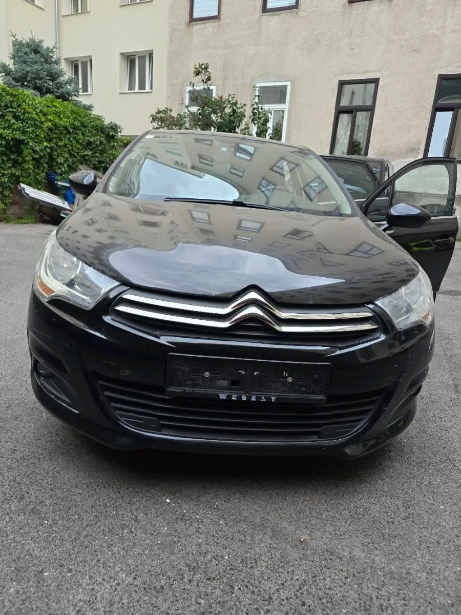 Citroen C4 2012 photo 2