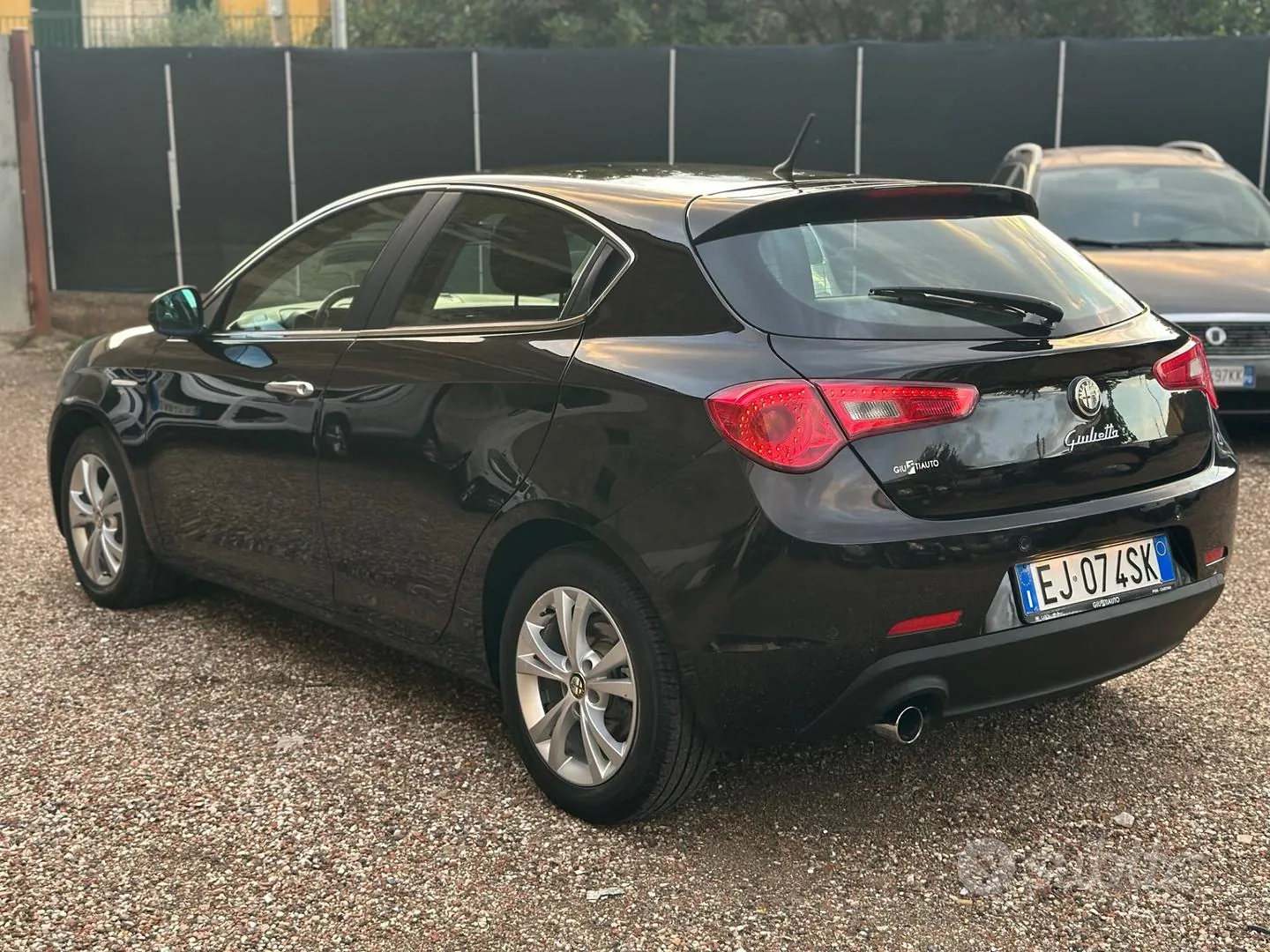Alfa Romeo Giulietta 2011 photo 2