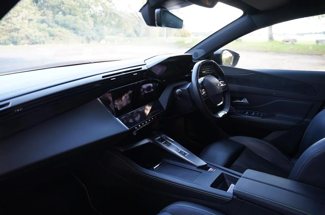 Peugeot 308 2024 photo 2