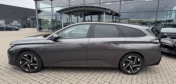 Peugeot 308 2022 photo 2