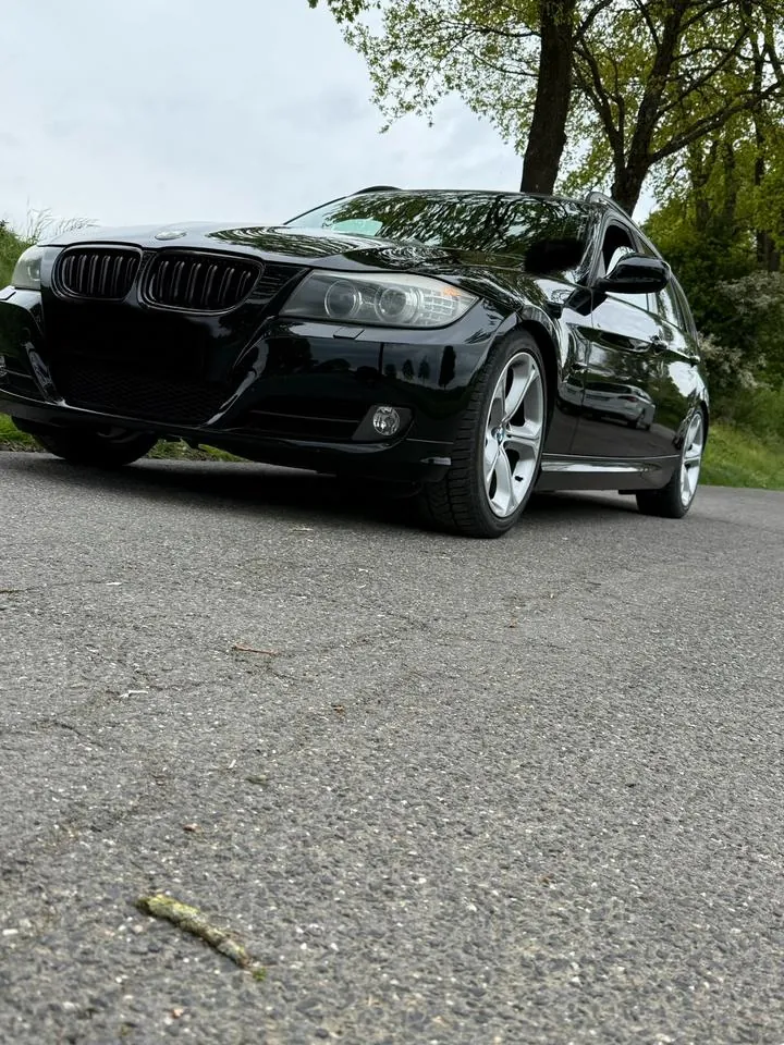 BMW 320I