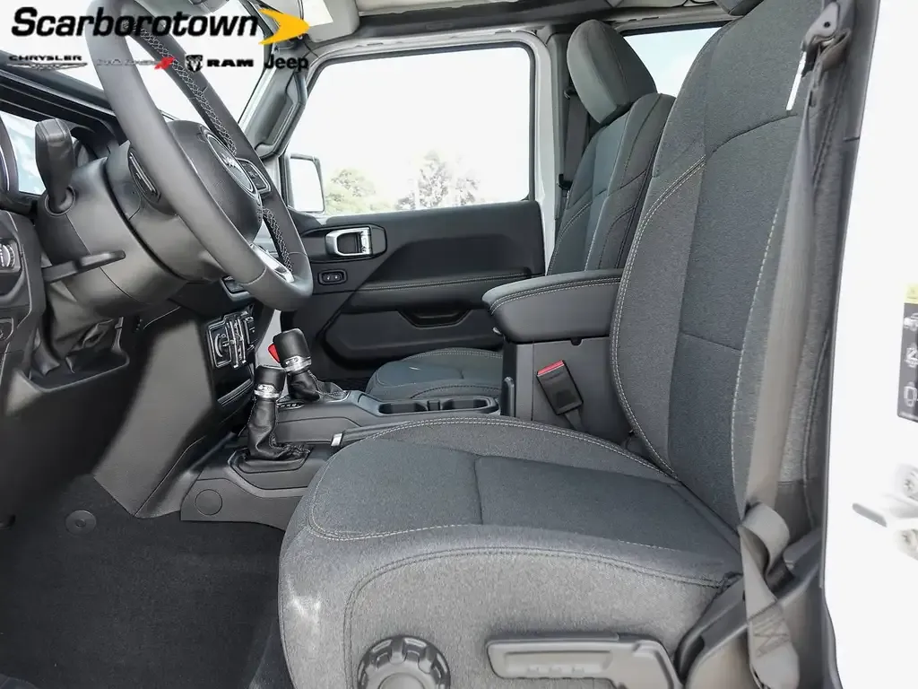 Jeep Wrangler 2026 photo 4