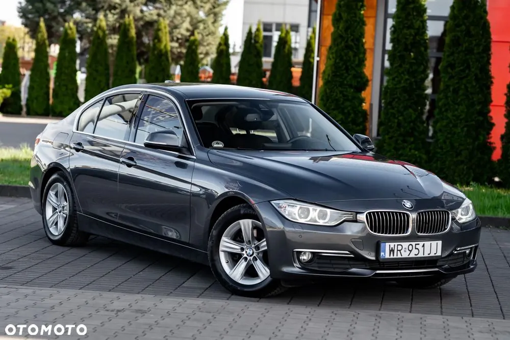 BMW Seria 3 2012 photo 2