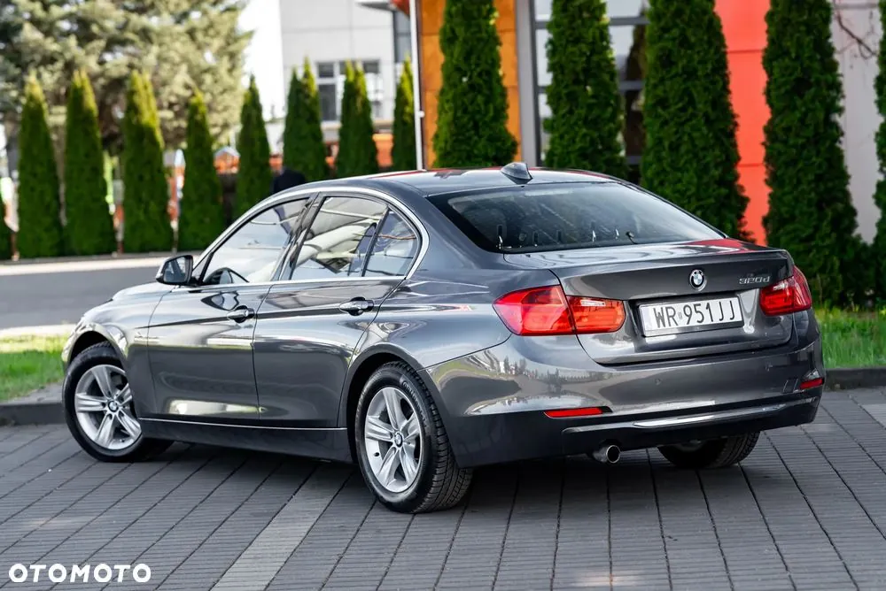 BMW Seria 3 2012 photo 4