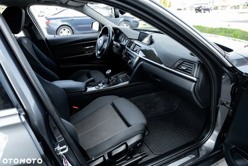 BMW Seria 3 2012 photo 5