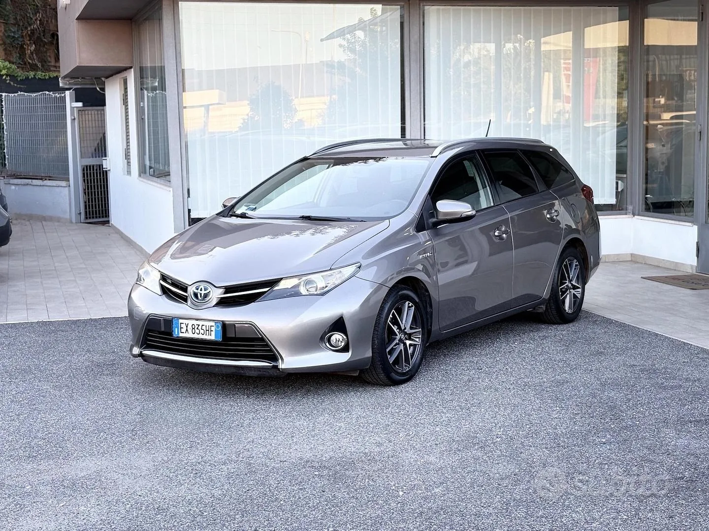 Toyota Auris 2014 photo 3