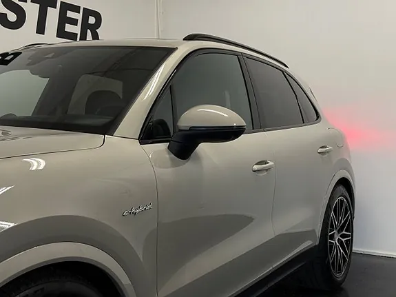 Porsche Cayenne 2024 photo 2