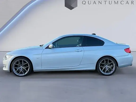 BMW 320 2012 photo 2