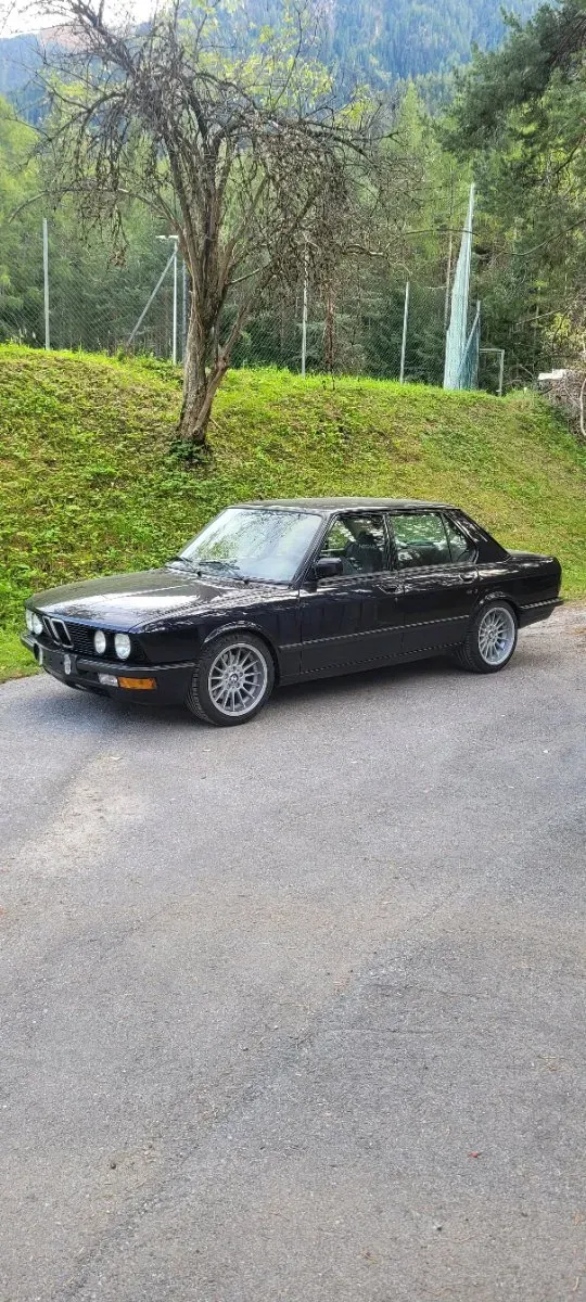 BMW 5 Series 1985 photo 2