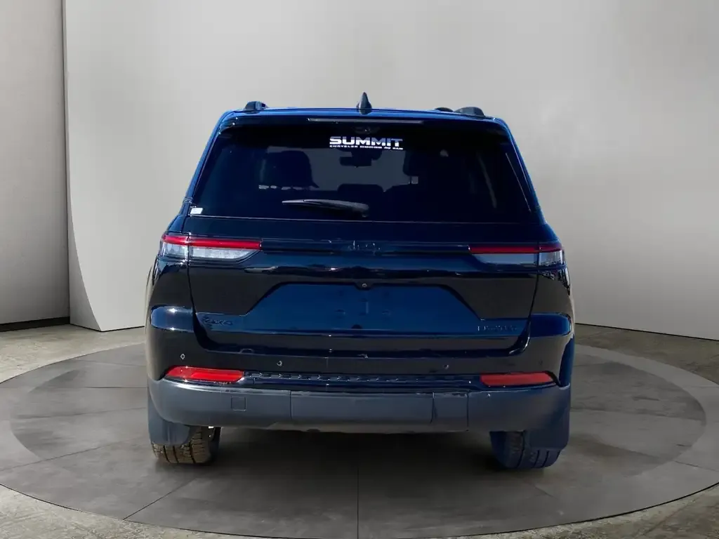 Jeep Grand Cherokee 2023 photo 4