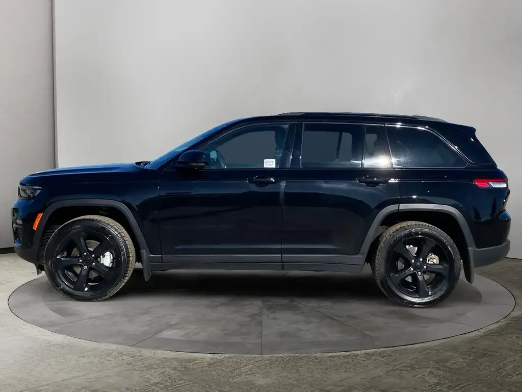 Jeep Grand Cherokee 2023 photo 2