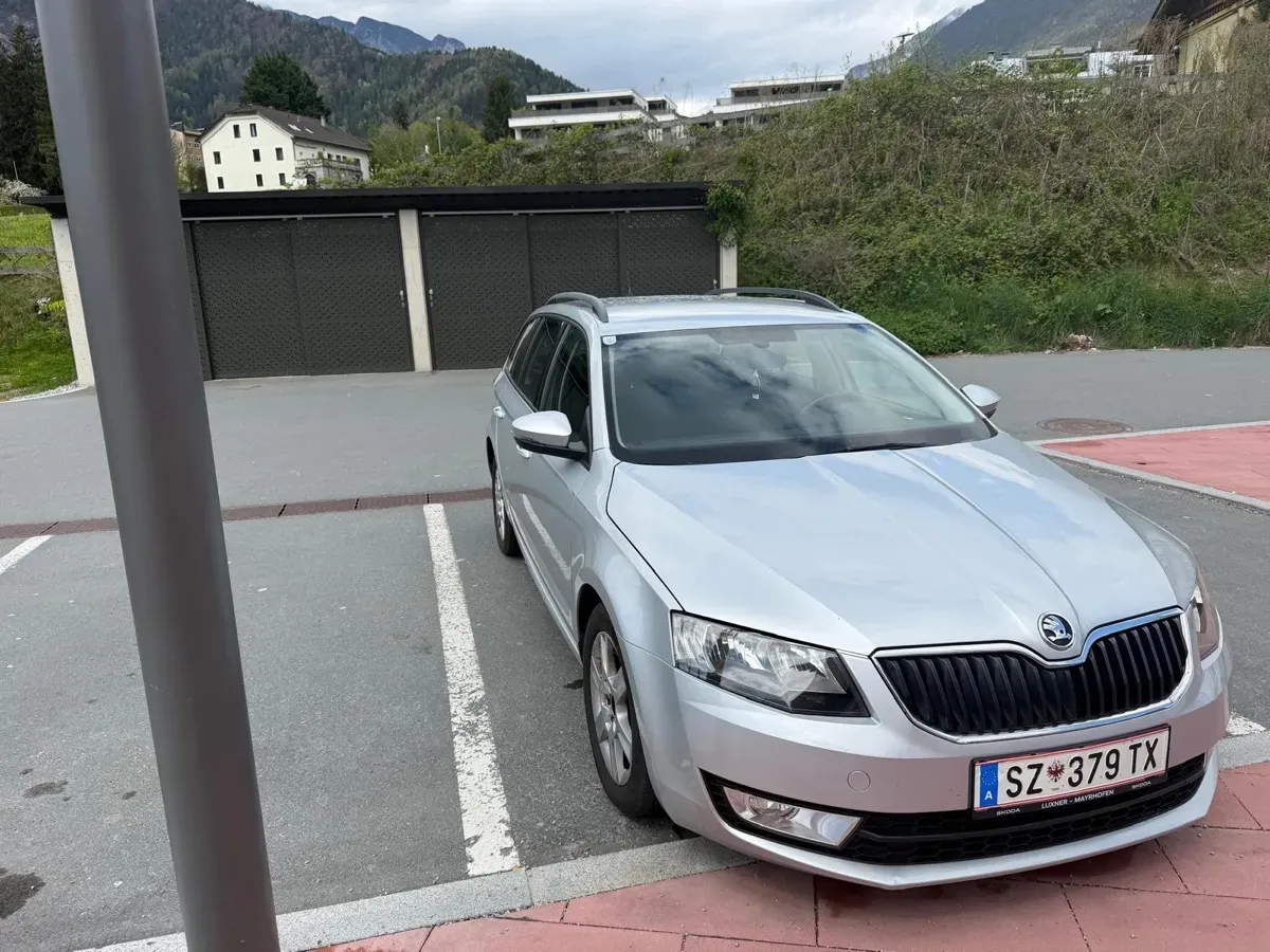 Skoda Octavia 2015 photo 2