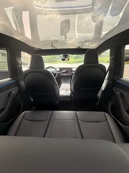 Tesla Model Y 2026 photo 4