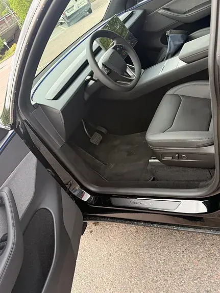 Tesla Model Y 2026 photo 3