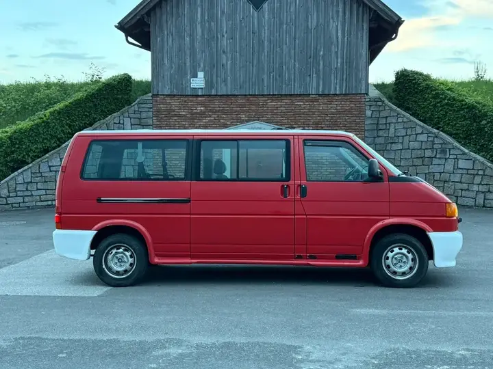Volkswagen T4 1991 photo 3