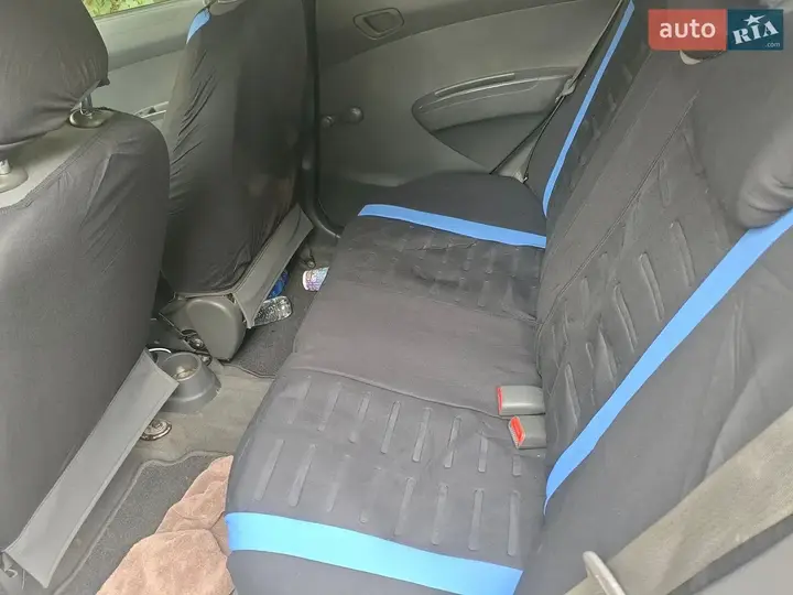 Chevrolet Spark 2010 photo 3