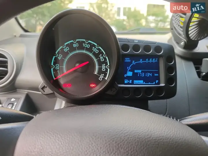 Chevrolet Spark 2010 photo 4