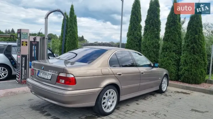 BMW 5 Series 2001 photo 4