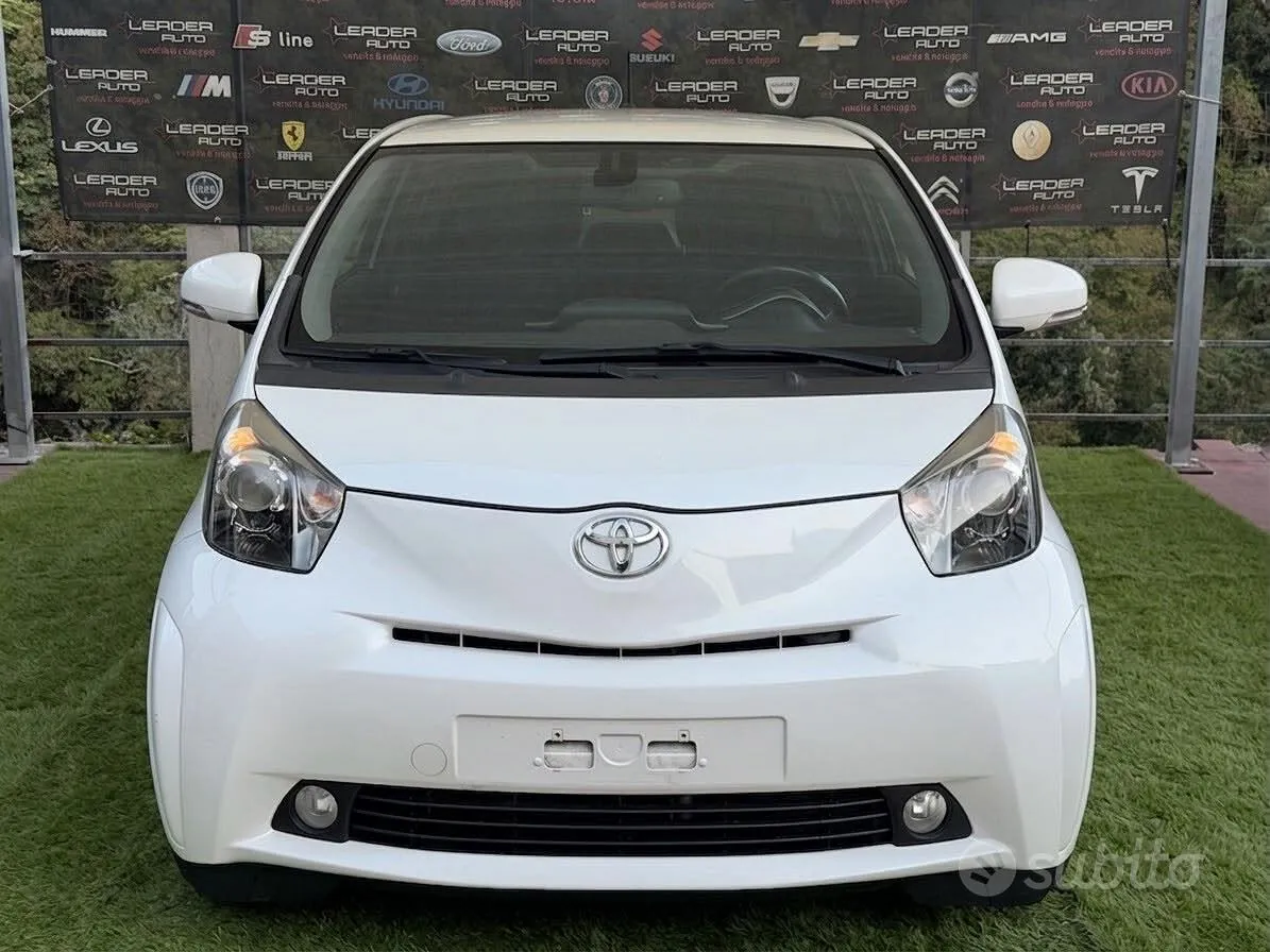 Toyota Iq 2009 photo 2