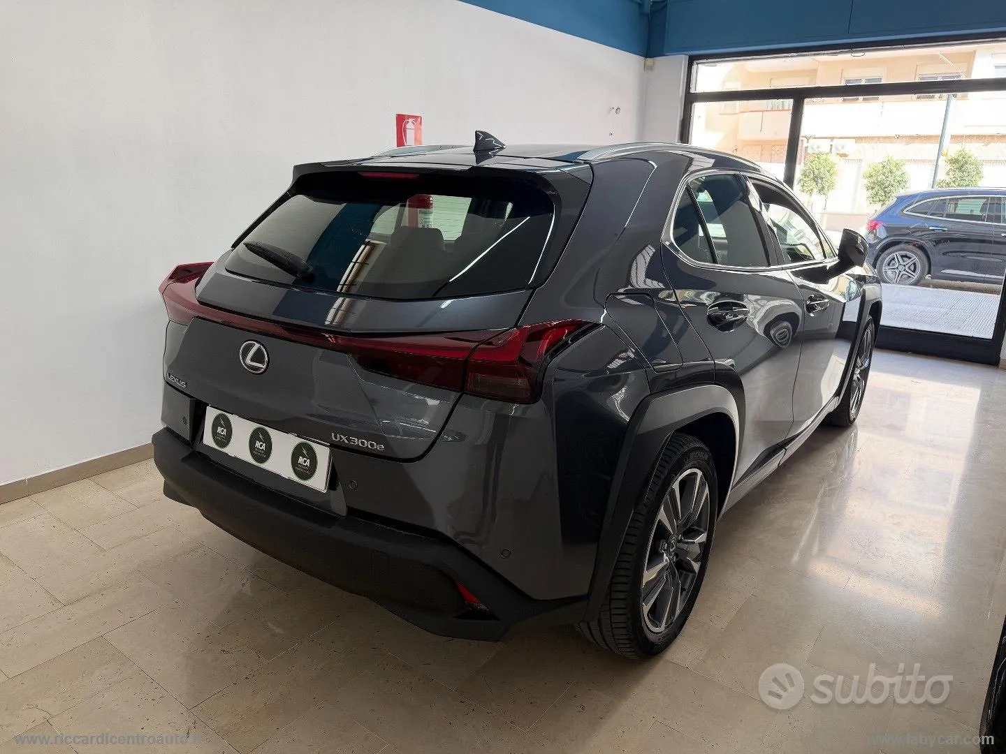 Lexus Ux 2024 photo 3